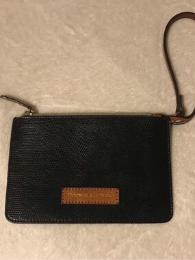 Dooney & Bourke Black Leather Lizard Embossed Wristlet Pouch Wallet Accessory